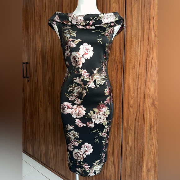 Lovely Day Dresses & Skirts - Lovely Day Black Sheath Midi Dress Sleeveless Bateau